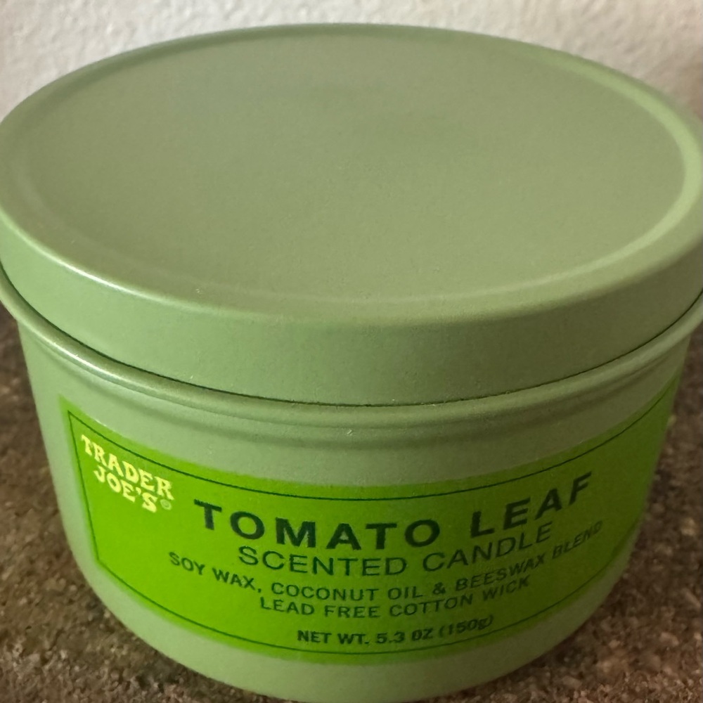 Trader Joe's Tomato Leaf Scented Candle - 2026 Edition - Picture 4 of 4